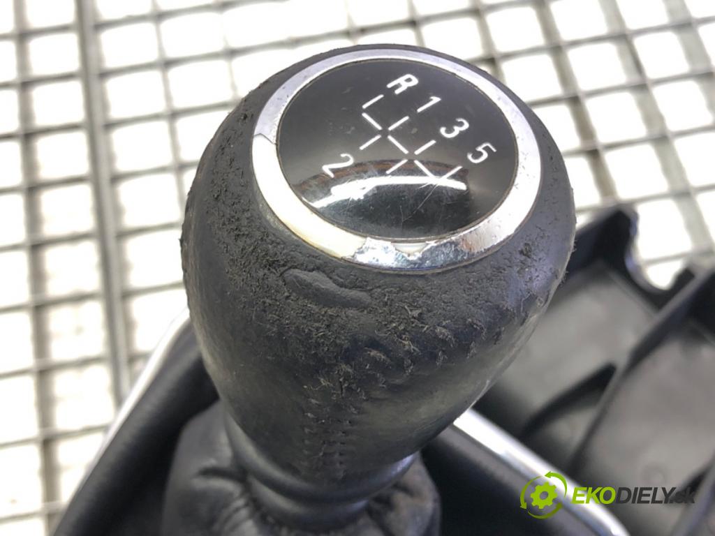 CHEVROLET CRUZE (J300) 2009 - 2022    1.6 91 kW [124 KM] benzyna 2009 - 2022  Kulisa 25185805 (Rýchlostné páky / kulisy)