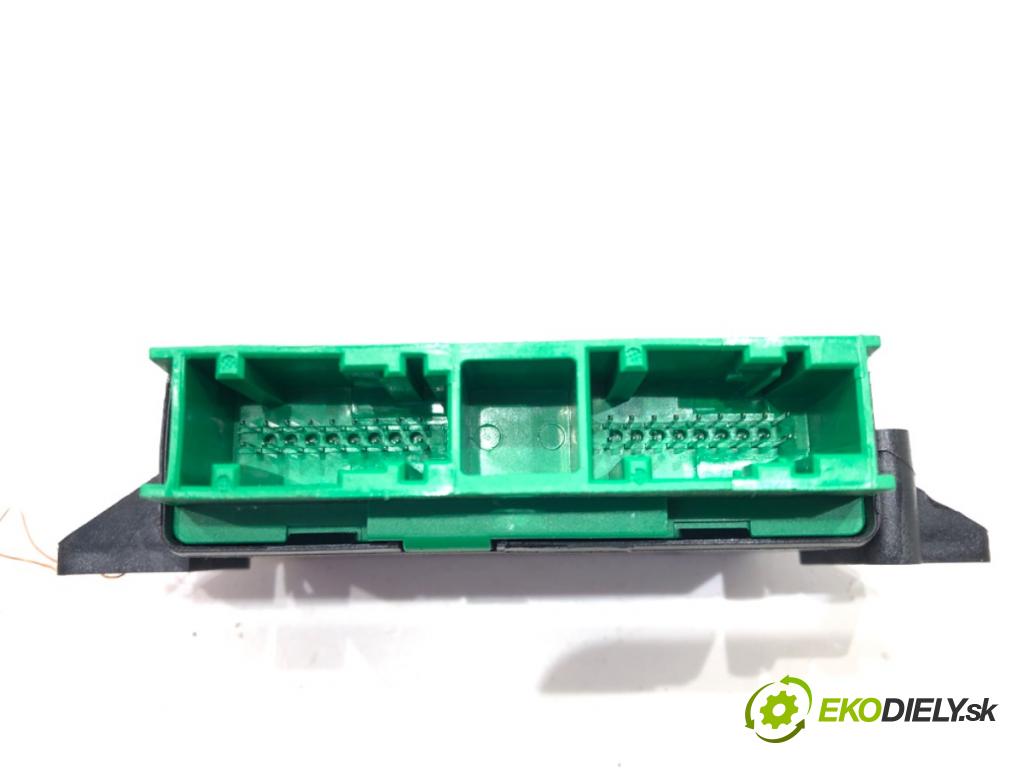 PEUGEOT 308 SW II (LC_, LJ_, LR_, LX_, L4_) 2014 - 2021    2.0 GT HDi 180 / BlueHDi 180 133 kW [181 KM] olej napędowy 2014 - 2021  Modul PDC 9800210580 (Ostatné)