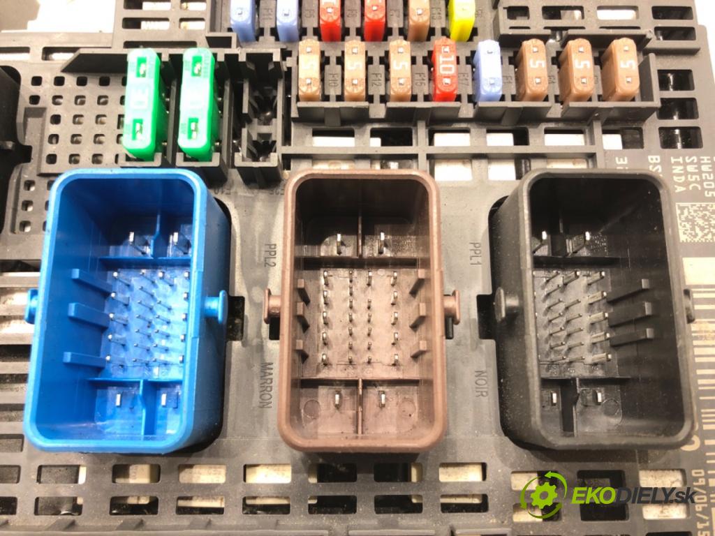 PEUGEOT 308 SW II (LC_, LJ_, LR_, LX_, L4_) 2014 - 2021    2.0 GT HDi 180 / BlueHDi 180 133 kW [181 KM] olej napędowy 2014 - 2021  Modul BSM 9810296080 (Ostatné)