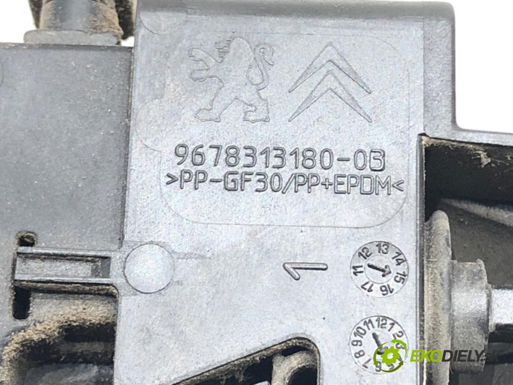 PEUGEOT 308 SW II (LC_, LJ_, LR_, LX_, L4_) 2014 - 2021    2.0 GT HDi 180 / BlueHDi 180 133 kW [181 KM] olej napędowy 2014 - 2021  Dvierka nádrže paliva 9678313180 (Ostatné)
