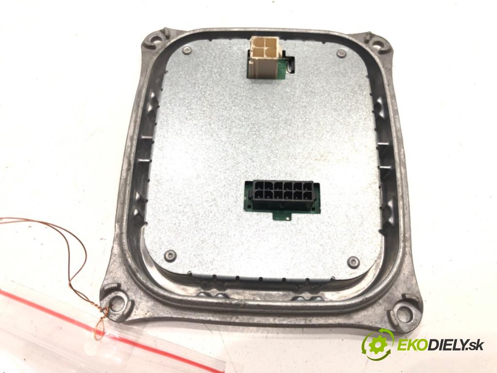 PEUGEOT 308 SW II (LC_, LJ_, LR_, LX_, L4_) 2014 - 2021    2.0 GT HDi 180 / BlueHDi 180 133 kW [181 KM] olej napędowy 2014 - 2021  Menič XENON 130732940400 (Riadiace jednotky xenónu)