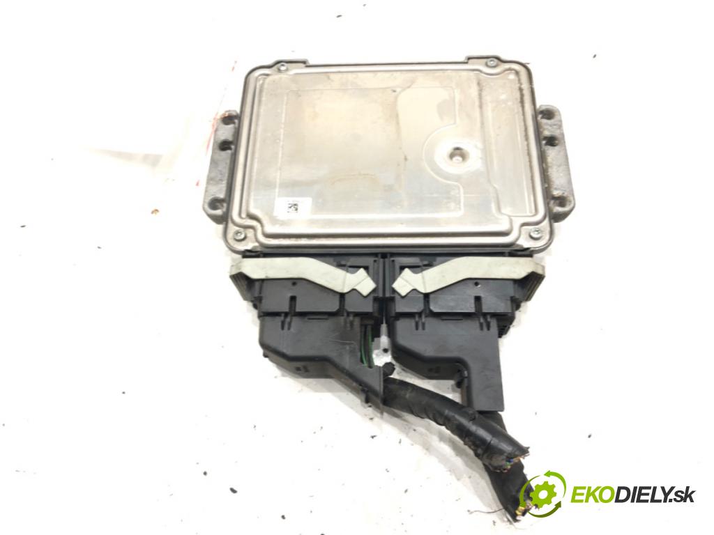 FORD FIESTA VI (CB1, CCN) 2008 - 2022    1.0 EcoBoost 74 kW [100 KM] benzyna 2013 - 2022  riadiaca jednotka Motor 0261S09700 (Riadiace jednotky)