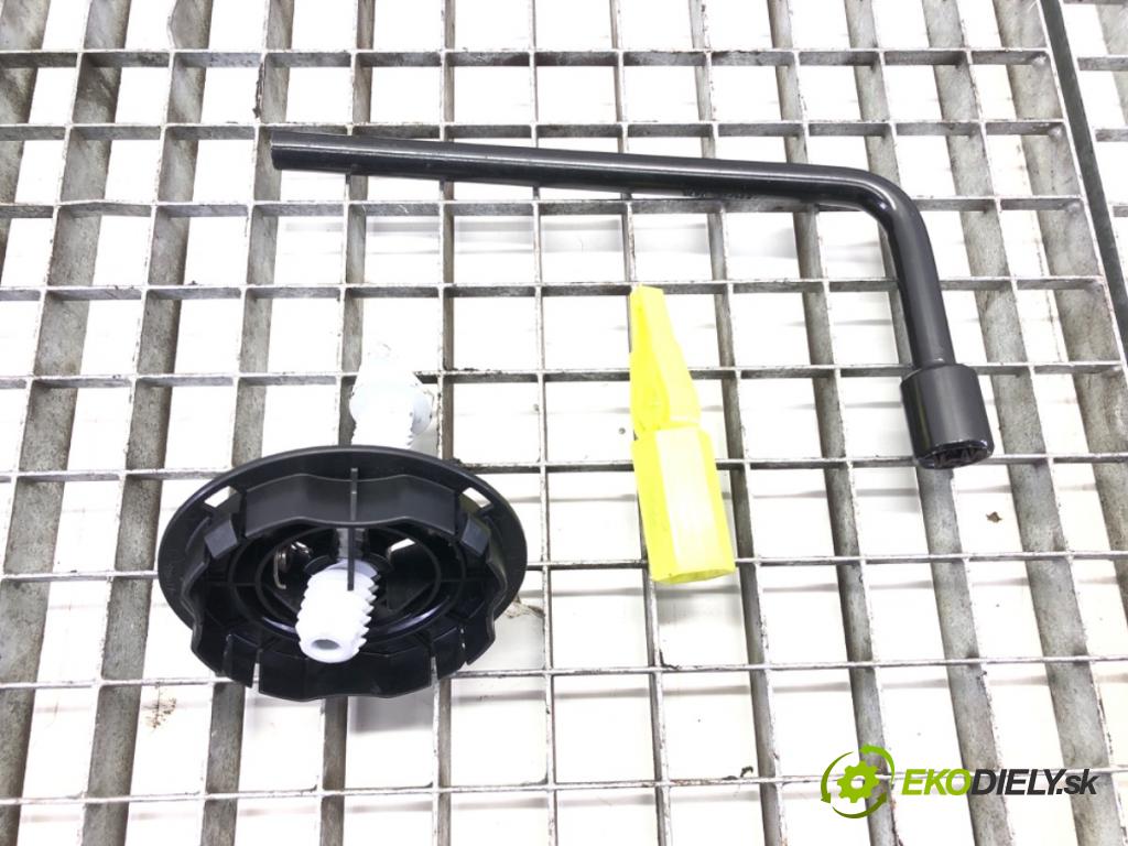 PEUGEOT 208 I (CA_, CC_) 2012 - 2022    1.2 VTI 82 60 kW [82 KM] benzyna 2012 - 2022  Súprava naradí