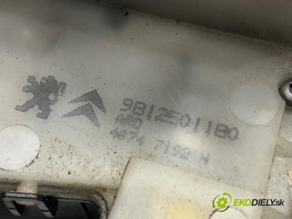 PEUGEOT 208 I (CA_, CC_) 2012 - 2022    1.2 VTI 82 60 kW [82 KM] benzyna 2012 - 2022  zámok dveře pravý zadní část 9812501180
