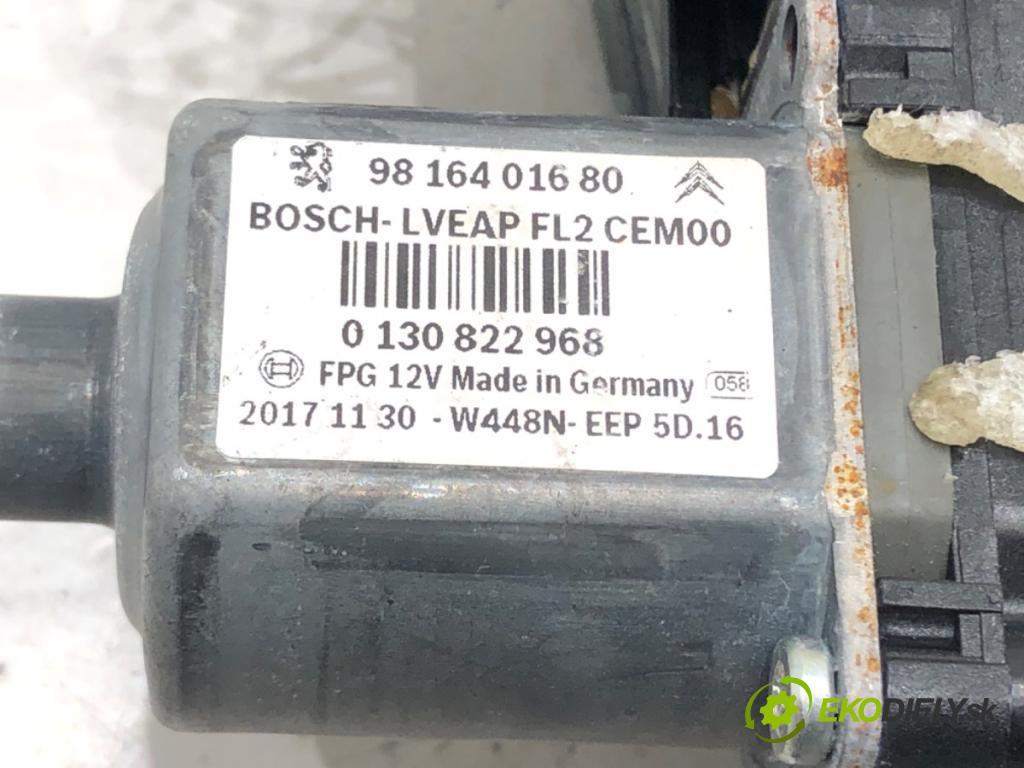 PEUGEOT 208 I (CA_, CC_) 2012 - 2022    1.2 VTI 82 60 kW [82 KM] benzyna 2012 - 2022  mechanismus okna pravý přední část
