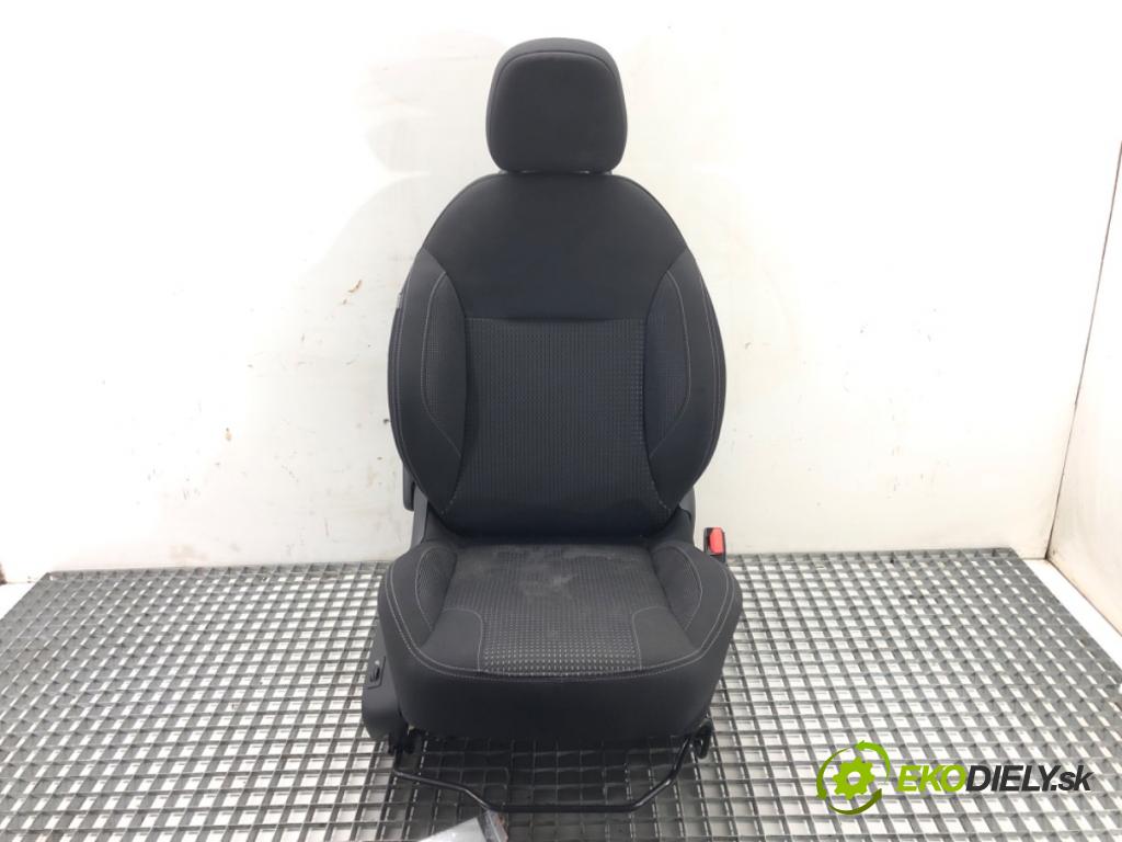 PEUGEOT 208 I (CA_, CC_) 2012 - 2022    1.2 VTI 82 60 kW [82 KM] benzyna 2012 - 2022  Sedadlo pravy predný 