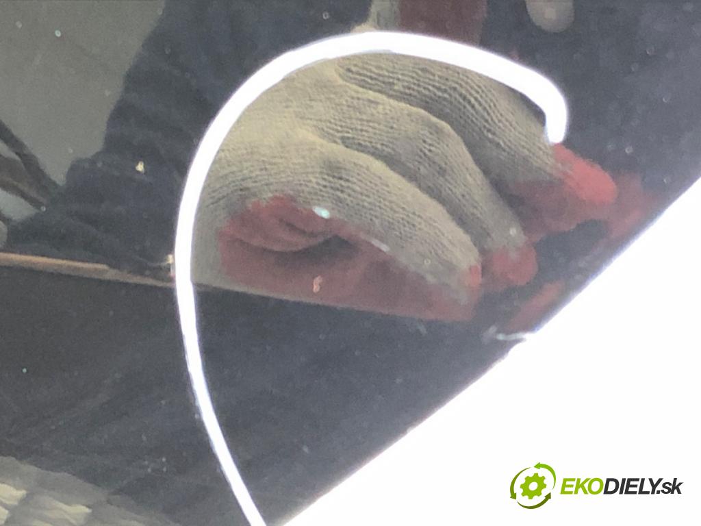 BMW F16 SUV 2017 190 kW xDrive 30 d 2993 dveře levý zadní část