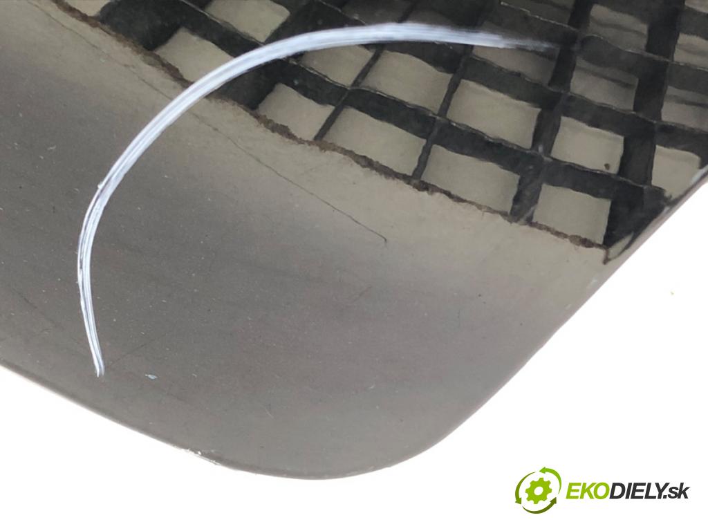 BMW F16 SUV 2017 190 kW xDrive 30 d 2993 dveře levý zadní část