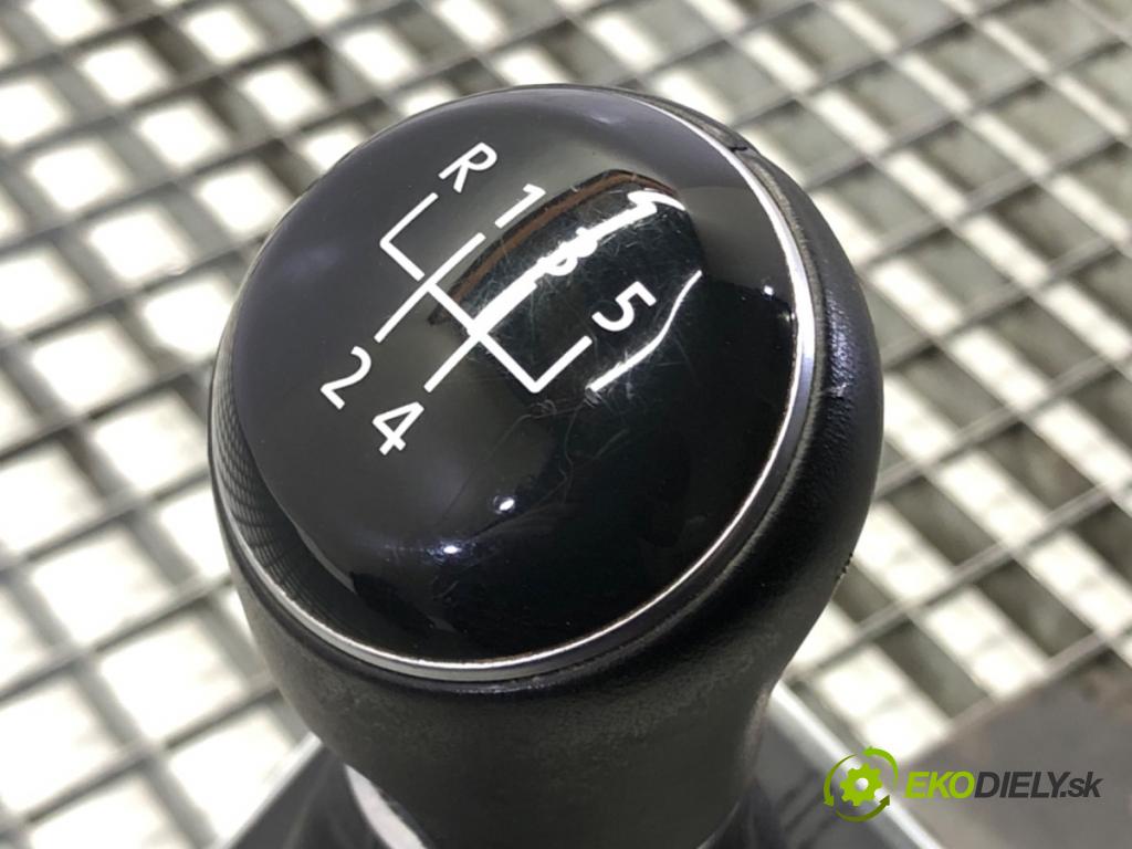 VW GOLF VII (5G1, BQ1, BE1, BE2) 2012 - 2022    1.8 TSI 125 kW [170 KM] benzyna 2013 - 2022  Kulisa 5QD711049B (Rýchlostné páky / kulisy)