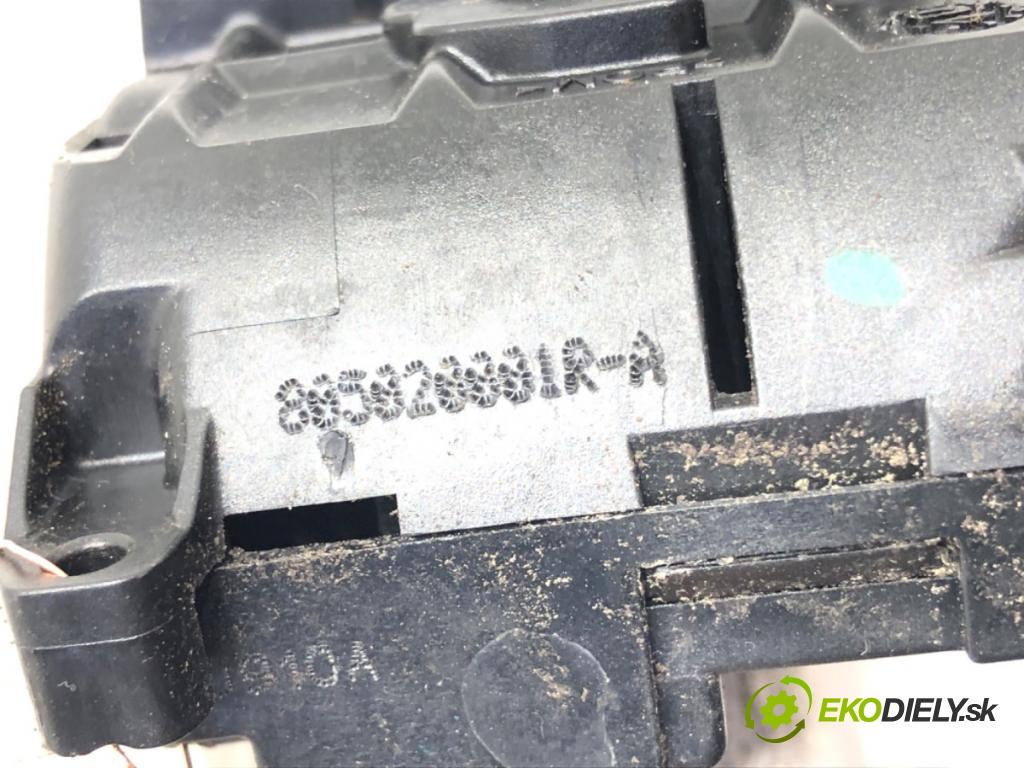 RENAULT MEGANE III Hatchback Van (BZ_) 2008 - 2015    1.5 dCi (BZ0D, BZ1G, BZ1F, BZ1M, BZ1W, BZ0R, BZ10) 81 kW [110 KM] olej napędowy 2009 - 2015  zámok dveře pravý přední část 805020001R