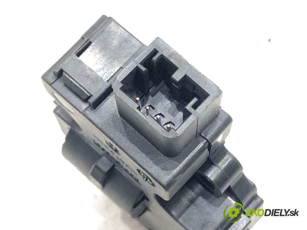 BMW X6 (F16, F86) 2014 - 2019    xDrive 30 d 190 kW [258 KM] olej napędowy 2014 - 2019  Motorček kúrenia T946104A (Motorčeky kúrenia)