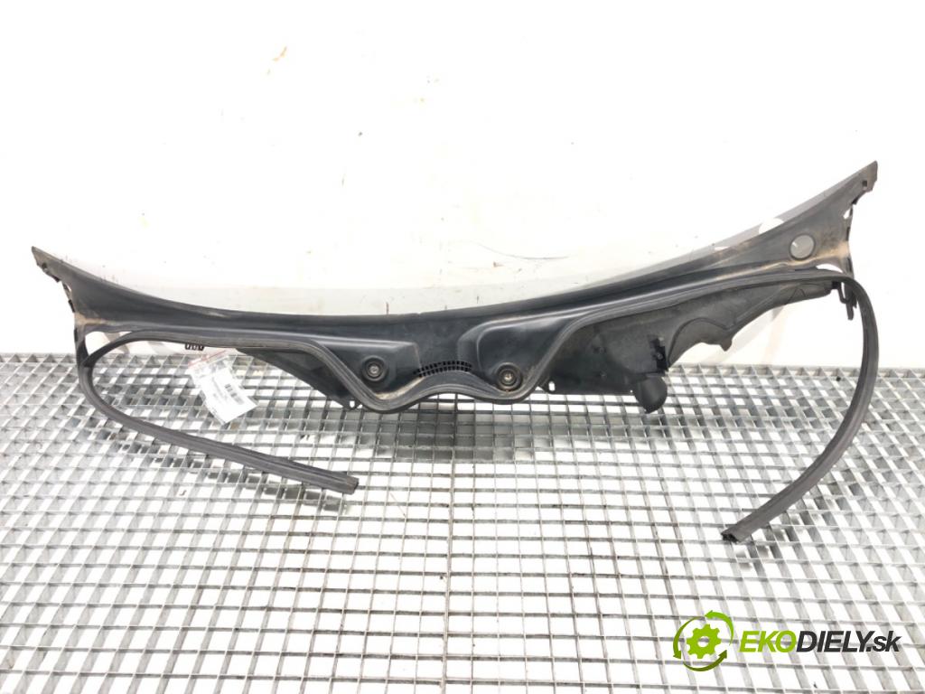 MERCEDES-BENZ KLASA E (W211) 2002 - 2009    E 270 CDI (211.016) 130 kW [177 KM] olej napędowy 2002 - 2008  Torpédo, plast pod čelné okno A2118300013 (Torpéda)