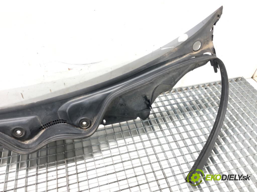 MERCEDES-BENZ KLASA E (W211) 2002 - 2009    E 270 CDI (211.016) 130 kW [177 KM] olej napędowy 2002 - 2008  Torpédo, plast pod čelné okno A2118300013 (Torpéda)