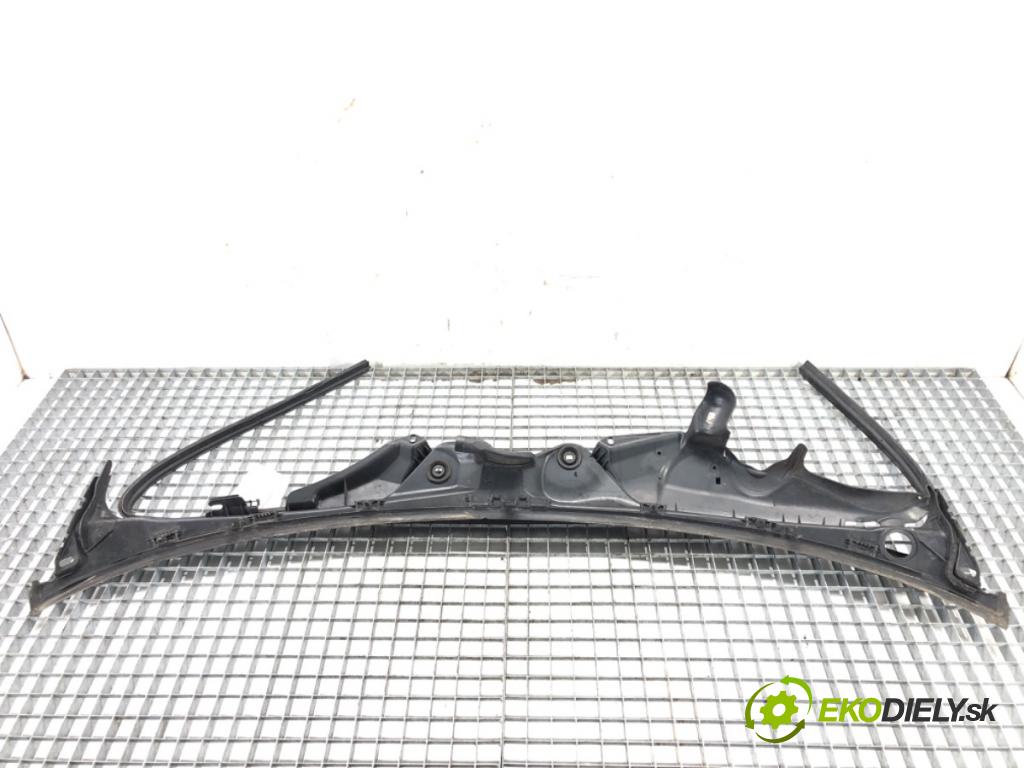 MERCEDES-BENZ KLASA E (W211) 2002 - 2009    E 270 CDI (211.016) 130 kW [177 KM] olej napędowy 2002 - 2008  Torpédo, plast pod čelné okno A2118300013 (Torpéda)