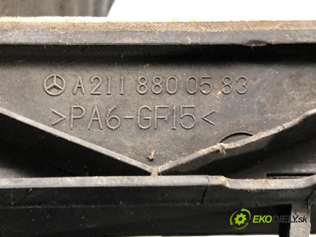 MERCEDES-BENZ KLASA E (W211) 2002 - 2009    E 270 CDI (211.016) 130 kW [177 KM] olej napędowy 2002 - 2008  mřížka maska A2118800583 (Mřížky (masky) chladičů)