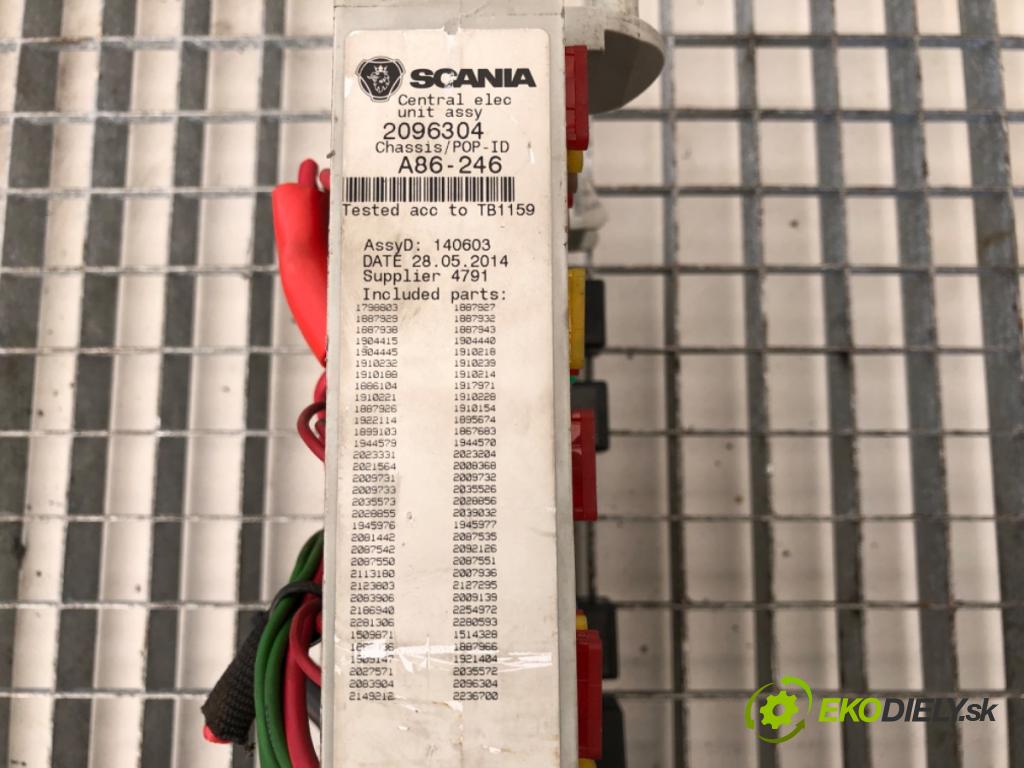 SCANIA P,G,R,T - series 2003 - 2022    R 450  Skrinka poistková 2096304 (Poistkové skrinky)
