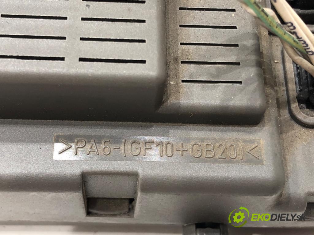 CITROEN C5 I Break (DE_) 2001 - 2004    2.0 16V (DERFNF, DERFNC, RERFNC) 100 kW [136 KM] benzyna 2001 - 2004  modul BSI  (Pojistkové skříňky)