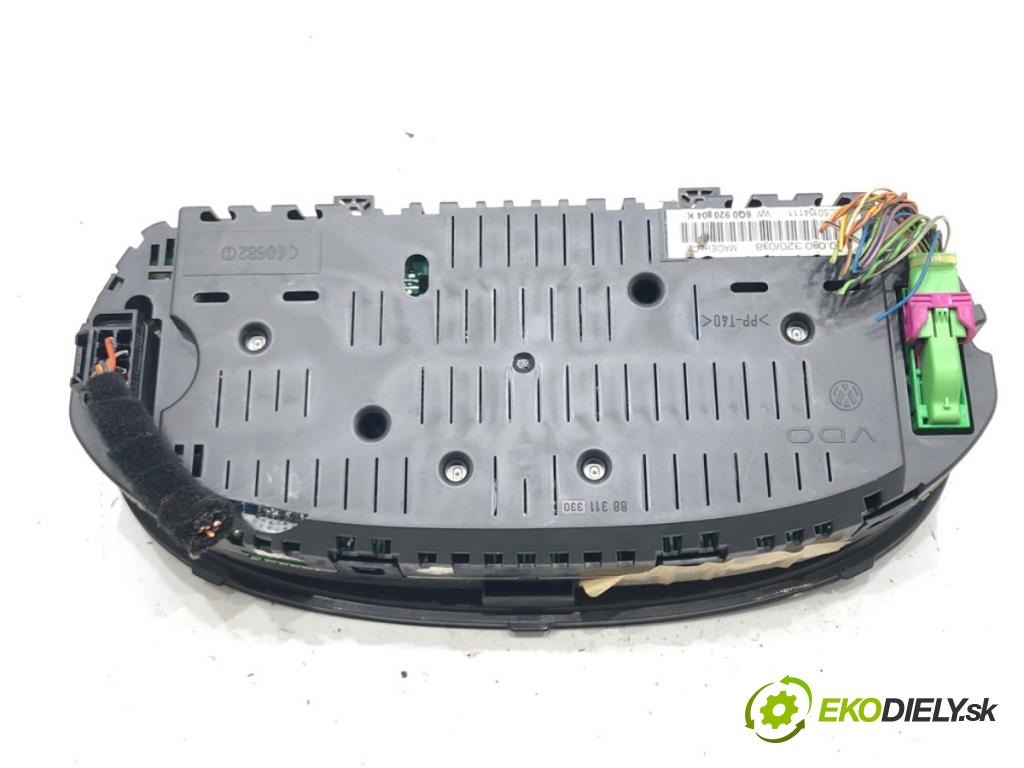 VW POLO (9N_, 9A_) 2001 - 2014    1.4 TDI 51 kW [70 KM] olej napędowy 2005 - 2009  Prístrojovka 6Q0920804K (Prístrojové dosky, displeje)