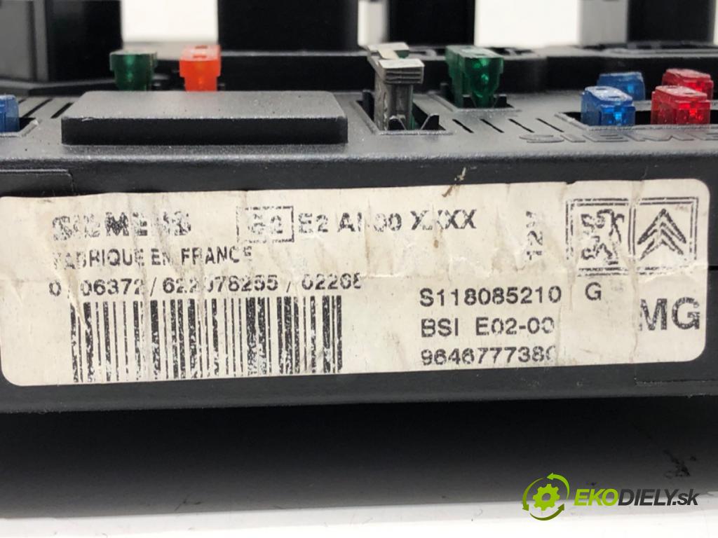 PEUGEOT 206 CC (2D) 2000 - 2008    1.6 16V (2DNFUF, 2DNFUR) 80 kW [109 KM] benzyna 2000 - 2007  Modul BSI 9646777380 (Poistkové skrinky)