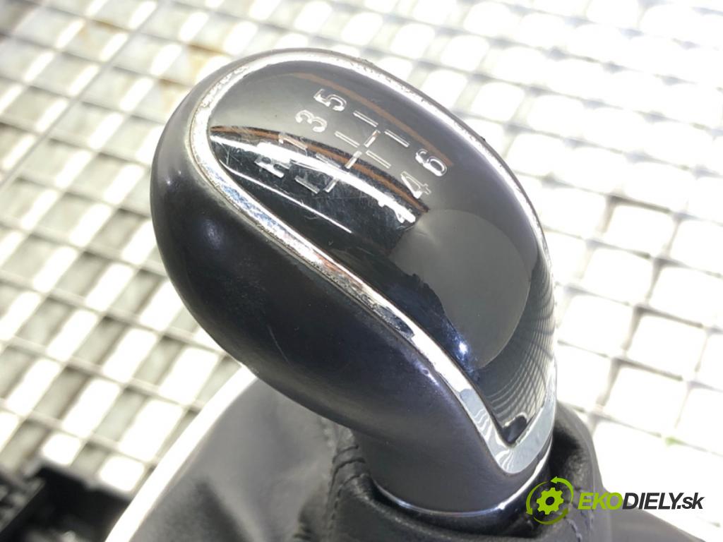 OPEL INSIGNIA A (G09) 2008 - 2017    2.0 CDTI (68) 118 kW [160 KM] olej napędowy 2008 - 2017  Kulisa 55563829 (Rýchlostné páky / kulisy)