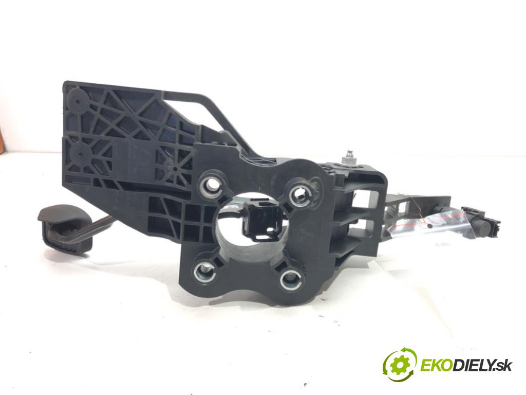 PEUGEOT PARTNER Nadwozie pełne/minivan (K9) 2018 - 2022    1.5 BlueHDi 100 75 kW [102 KM] olej napędowy 2019 - 2022  PEDÁL:  (Pedále)