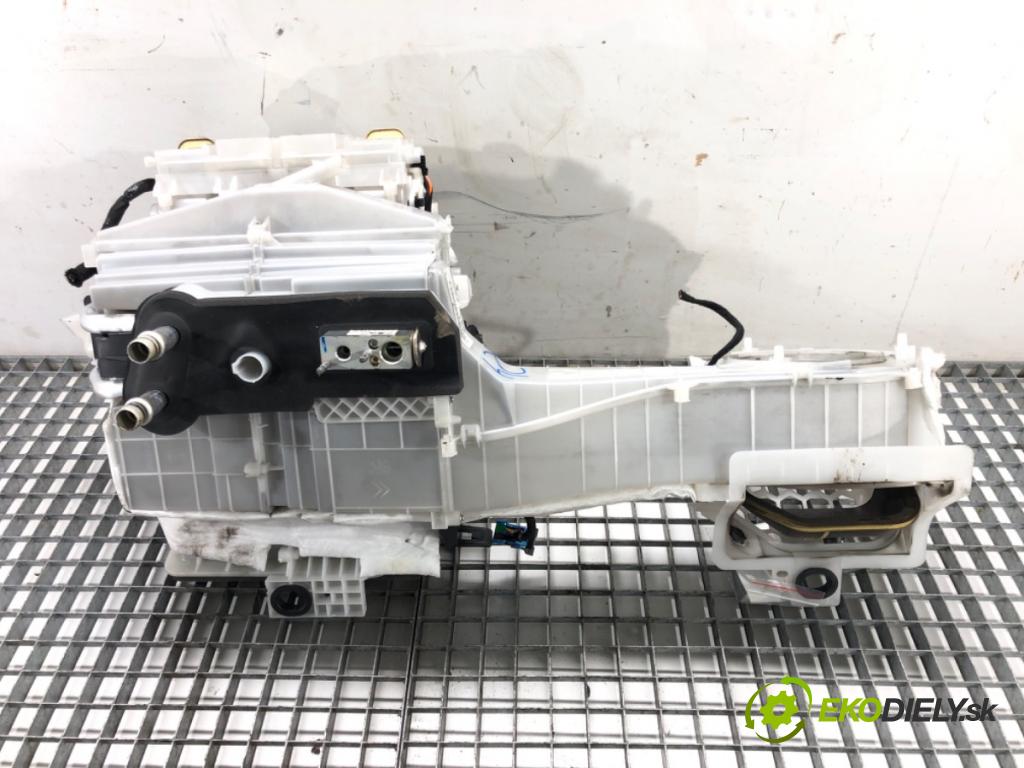 PEUGEOT PARTNER Nadwozie pełne/minivan (K9) 2018 - 2022    1.5 BlueHDi 100 75 kW [102 KM] olej napędowy 2019 - 2022  topné těleso radiátor topení komplet KOMBAJN 9815533180 (Radiátory topení)