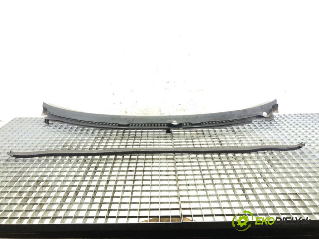 AUDI A6 C5 Avant (4B5) 1997 - 2005    1.9 TDI 96 kW [130 KM] olej napędowy 2001 - 2005  Torpédo, plast pod čelné okno 4B1819403C (Torpéda)