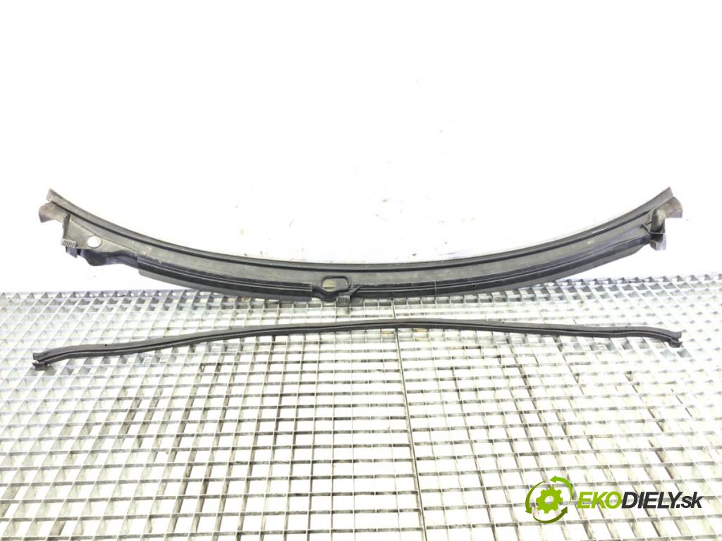 AUDI A6 C5 Avant (4B5) 1997 - 2005    1.9 TDI 96 kW [130 KM] olej napędowy 2001 - 2005  Torpédo, plast pod čelné okno 4B1819403C (Torpéda)