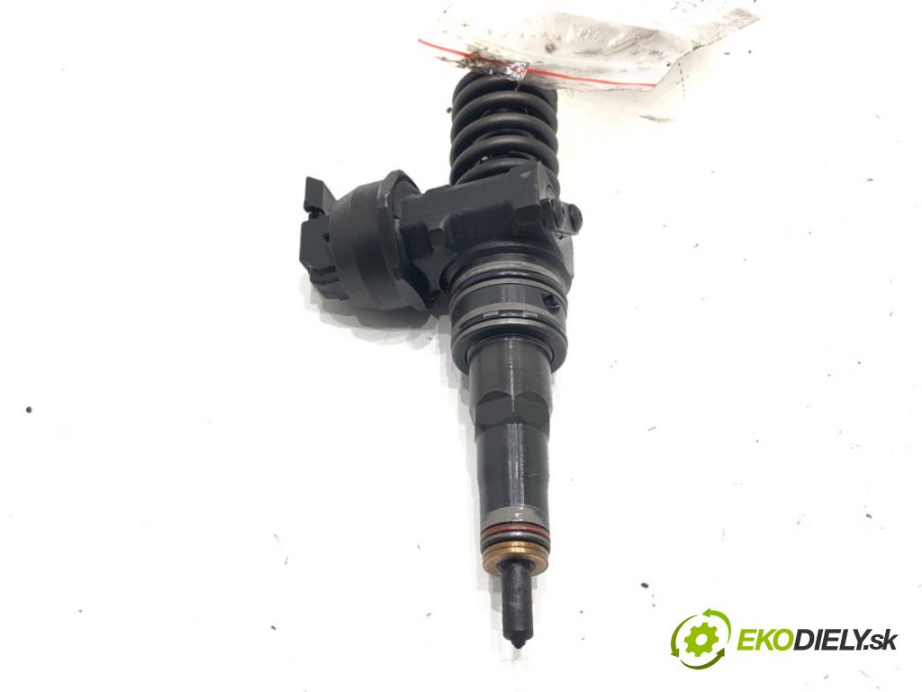 AUDI A6 C5 Avant (4B5) 1997 - 2005    1.9 TDI 96 kW [130 KM] olej napędowy 2001 - 2005  Vstrekovač 038130073B (Vstrekovače)