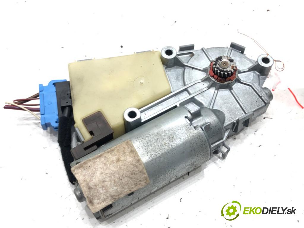 AUDI A6 C5 Avant (4B5) 1997 - 2005    1.9 TDI 96 kW [130 KM] olej napędowy 2001 - 2005  Motorček strešného okna 4B0959591F (Motorčeky ovládania strešného okna)