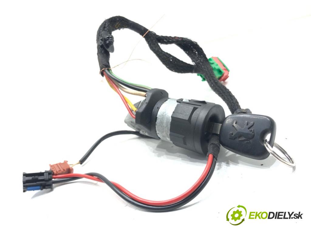 PEUGEOT 307 SW (3H) 2002 - 2009    2.0 HDi 135 100 kW [136 KM] olej napędowy 2004 - 2008  spinačka 36353100 (Spínacie skrinky a kľúče)