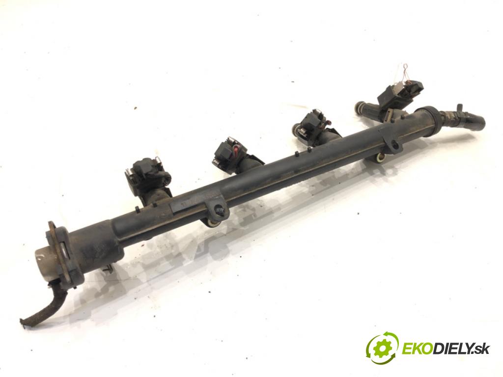 VW LUPO I (6X1, 6E1) 1998 - 2005    1.0 37 kW [50 KM] benzyna 1998 - 2000  Lišta vstrekovacia 030133319L (Vstrekovacie lišty)