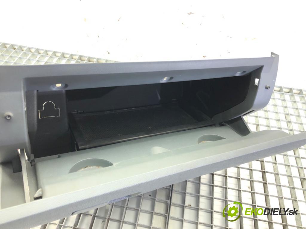 SKODA FABIA I (6Y2) 1999 - 2008    1.4 44 kW [60 KM] benzyna 2000 - 2002  Priehradka, kastlík spolujazdca  (Priehradky, kastlíky)