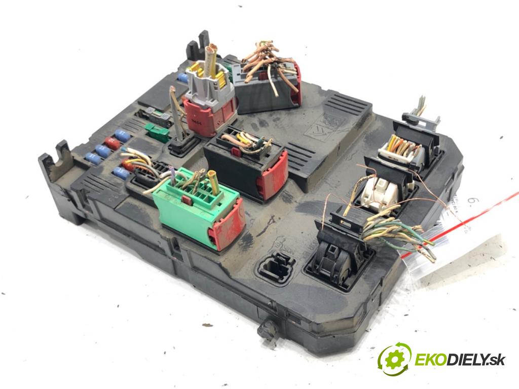 PEUGEOT 407 (6D_) 2004 - 2011    1.6 HDi 110 (6D9HZC, 6D9HYC) 80 kW [109 KM] olej napędowy 2004 - 2010  modul BSI 9655221080 (Pojistkové skříňky)