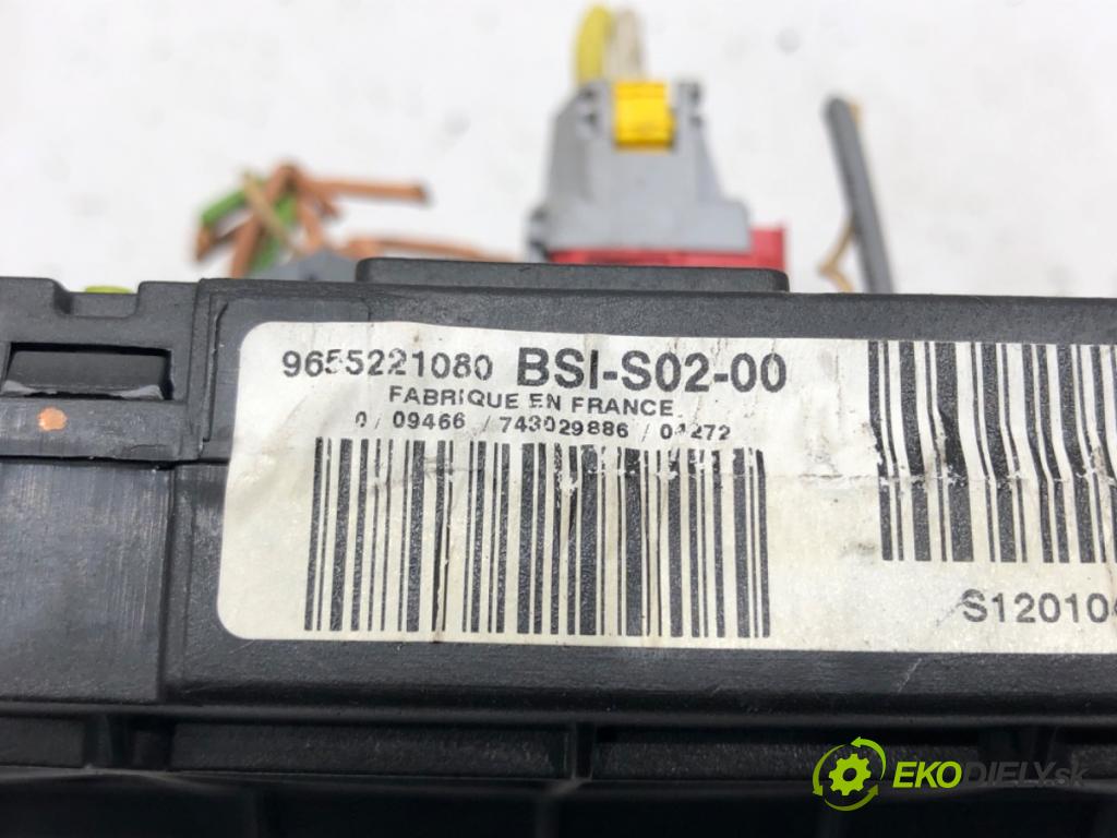 PEUGEOT 407 (6D_) 2004 - 2011    1.6 HDi 110 (6D9HZC, 6D9HYC) 80 kW [109 KM] olej napędowy 2004 - 2010  modul BSI 9655221080 (Pojistkové skříňky)