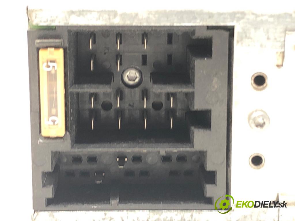 OPEL MERIVA A nadwozie wielkoprzestrzenne (MPV) (X03) 2003 - 2010    1.7 CDTI (E75) 74 kW [100 KM] olej napędowy 2003 - 2010  RADIO 13127012 (Audio zariadenia)