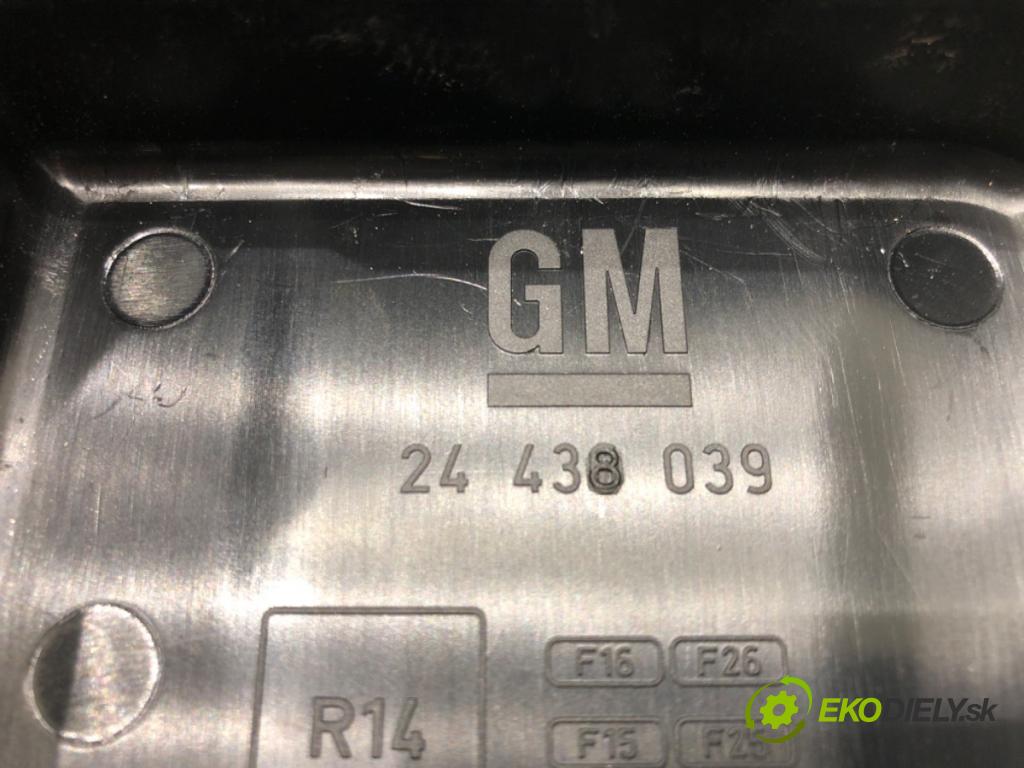 OPEL SIGNUM liftback (Z03) 2003 - 2008    1.9 CDTI (F48) 110 kW [150 KM] olej napędowy 2004 - 2008  skříňka poistková 13172978DE (Pojistkové skříňky)