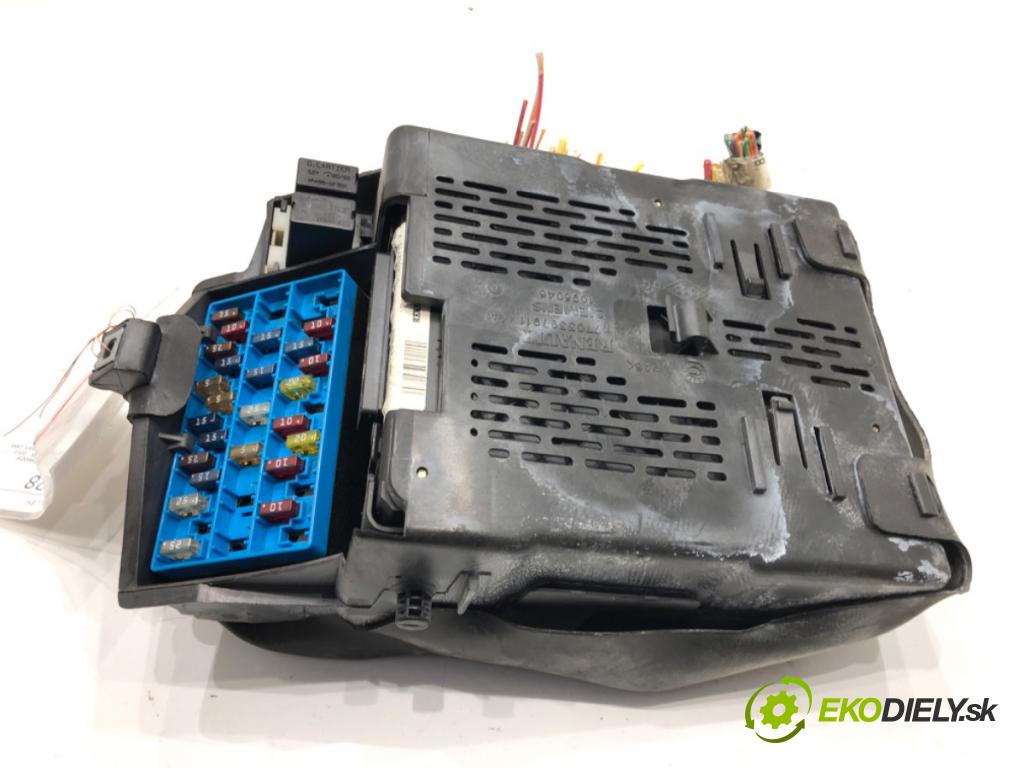 RENAULT SCÉNIC I nadwozie wielkoprzestrzenne (MPV) (JA0/1_, FA0_) 1999 - 2010    1.9 dCi (JA05, JA1F) 75 kW [102 KM] olej napędowy 1999 - 2003  modul BSI 8200033521 (Pojistkové skříňky)