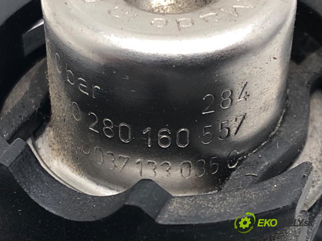 VW LUPO I (6X1, 6E1) 1998 - 2005    1.0 37 kW [50 KM] benzyna 1998 - 2000  Lišta vstrekovacia 030133319AA (Vstrekovacie lišty)