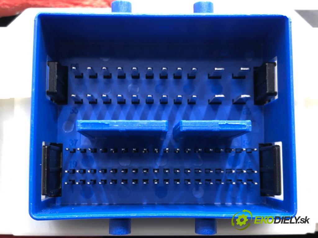 FORD MONDEO IV (BA7) 2007 - 2015    1.8 TDCi 92 kW [125 KM] olej napędowy 2007 - 2015  modul BSI 7G9T-14A073-DC (Pojistkové skříňky)