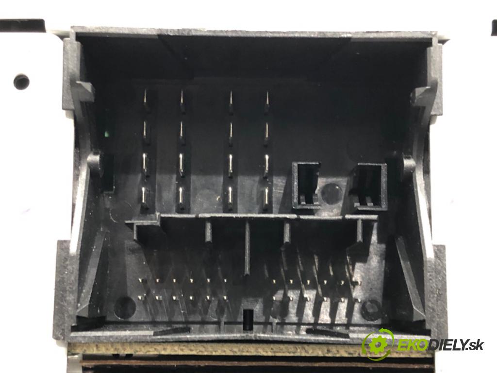 FORD MONDEO IV (BA7) 2007 - 2015    1.8 TDCi 92 kW [125 KM] olej napędowy 2007 - 2015  RADIO 7S7T-18C939-AF (Audio zariadenia)