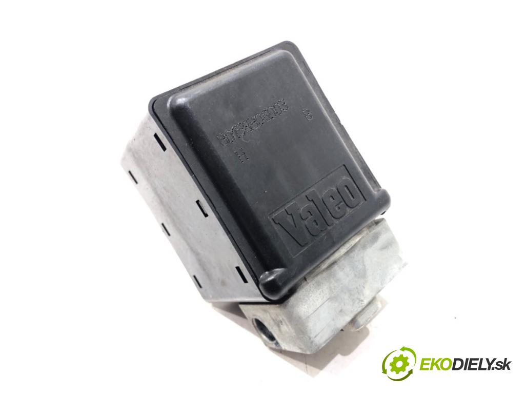 RENAULT SCÉNIC II (JM0/1_) 2003 - 2010    1.6 (JM0C, JM0J, JM1B) 83 kW [113 KM] benzyna 2003 - 2006  blokáda volantu 8200033233 (Ostatné)