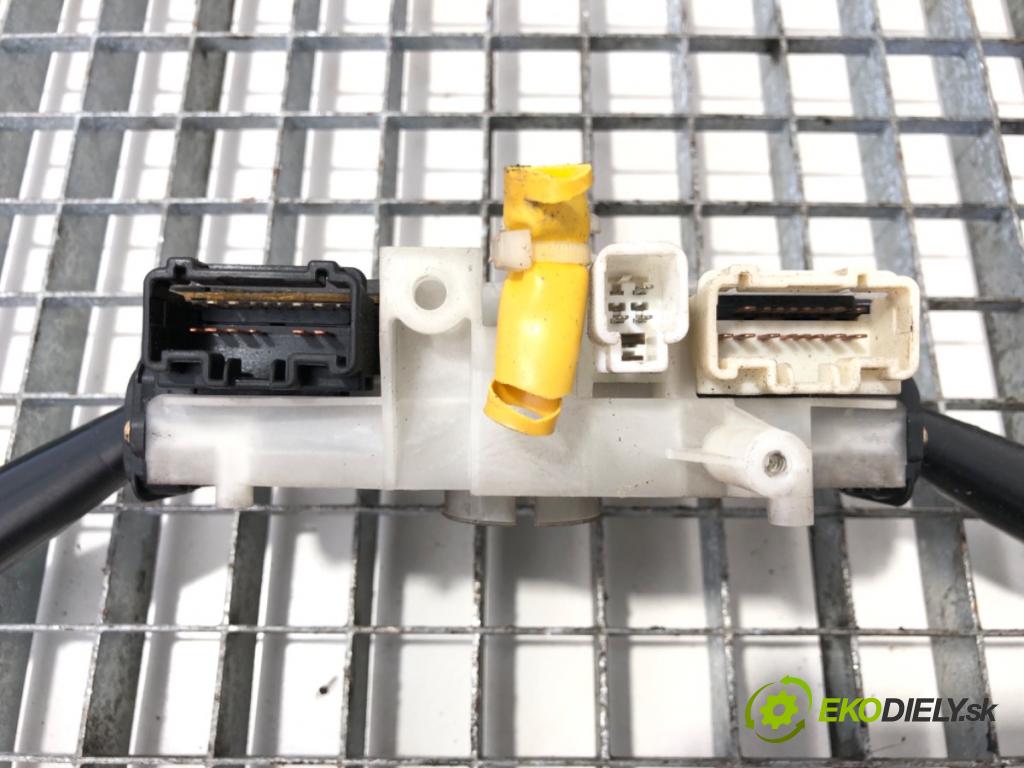 SUBARU FORESTER (SF_) 1997 - 2002    2.0 AWD (SF5) 92 kW [125 KM] benzyna 1998 - 2002  Prepínač kombinovaný  (Prepínače, spínače, tlačidlá a ovládače kúrenia)