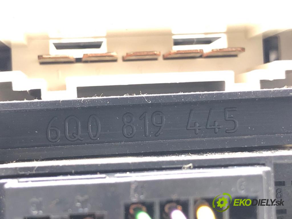 SEAT IBIZA III (6L1) 2002 - 2009    1.4 16V 55 kW [75 KM] benzyna 2002 - 2007  Panel ovládania kúrenia 6Q0819445 (Prepínače, spínače, tlačidlá a ovládače kúrenia)