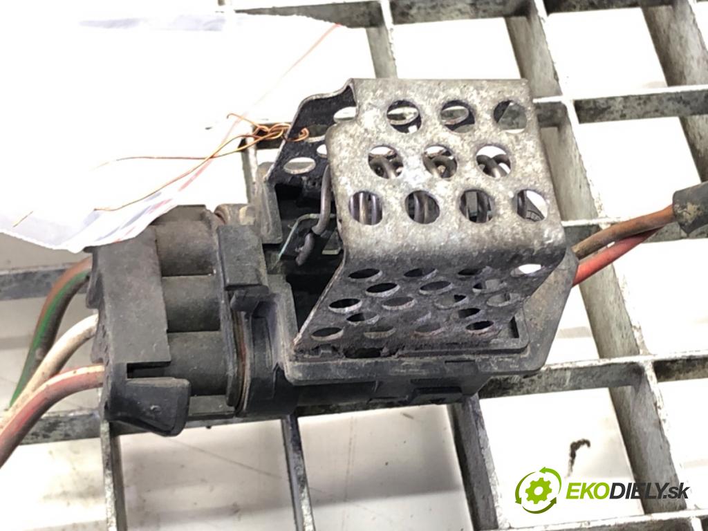 OPEL ZAFIRA B Nadwozie pełne/minivan (A05) 2005 - 2015    1.9 CDTI VAN (M75) 110 kW [150 KM] olej napędowy 2005 - 2015  Ventilátor klimatizácie 0130303302 13147279 (Ventilátory chladičov klimatizácie)