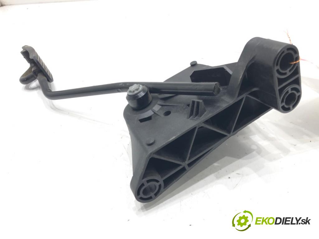 OPEL ZAFIRA B Nadwozie pełne/minivan (A05) 2005 - 2015    1.9 CDTI VAN (M75) 110 kW [150 KM] olej napędowy 2005 - 2015  Potenciometer plynu 9202343 (Pedále)