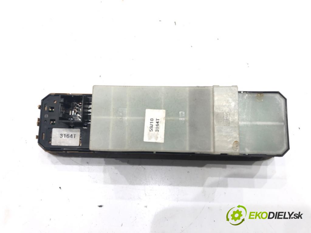 SUZUKI LIANA (ER, RH_) 2001 - 2022    1.6 i (RH416) 78 kW [106 KM] benzyna 2002 - 2022  Prepínač okien 59J10-3164T (Prepínače, spínače, tlačidlá a ovládače kúrenia)