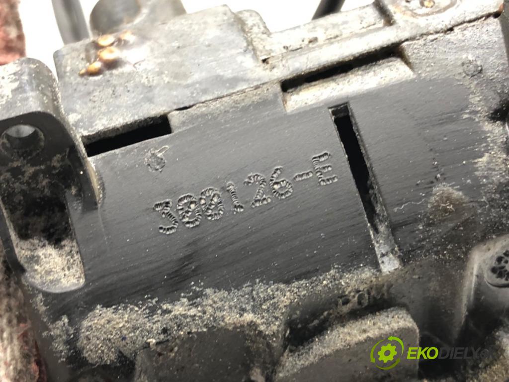 RENAULT CLIO III (BR0/1, CR0/1) 2005 - 2014    1.2 16V (BR0R, BR1D, BR1L, CR0R) 48 kW [65 KM] benzyna 2005 - 2014  zámok dveře levý přední část 300126E
