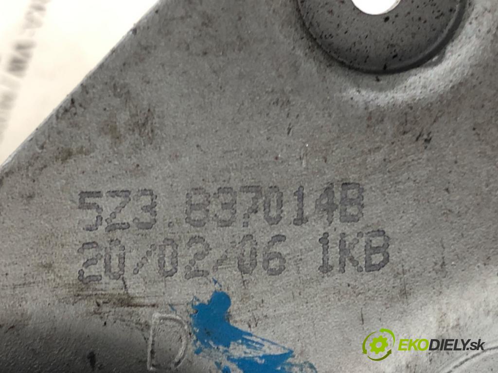 VW FOX liftback (5Z1, 5Z3, 5Z4) 2003 - 2015    1.2 40 kW [55 KM] benzyna 2005 - 2011  zámok dveře pravý přední část 5Z3837014B