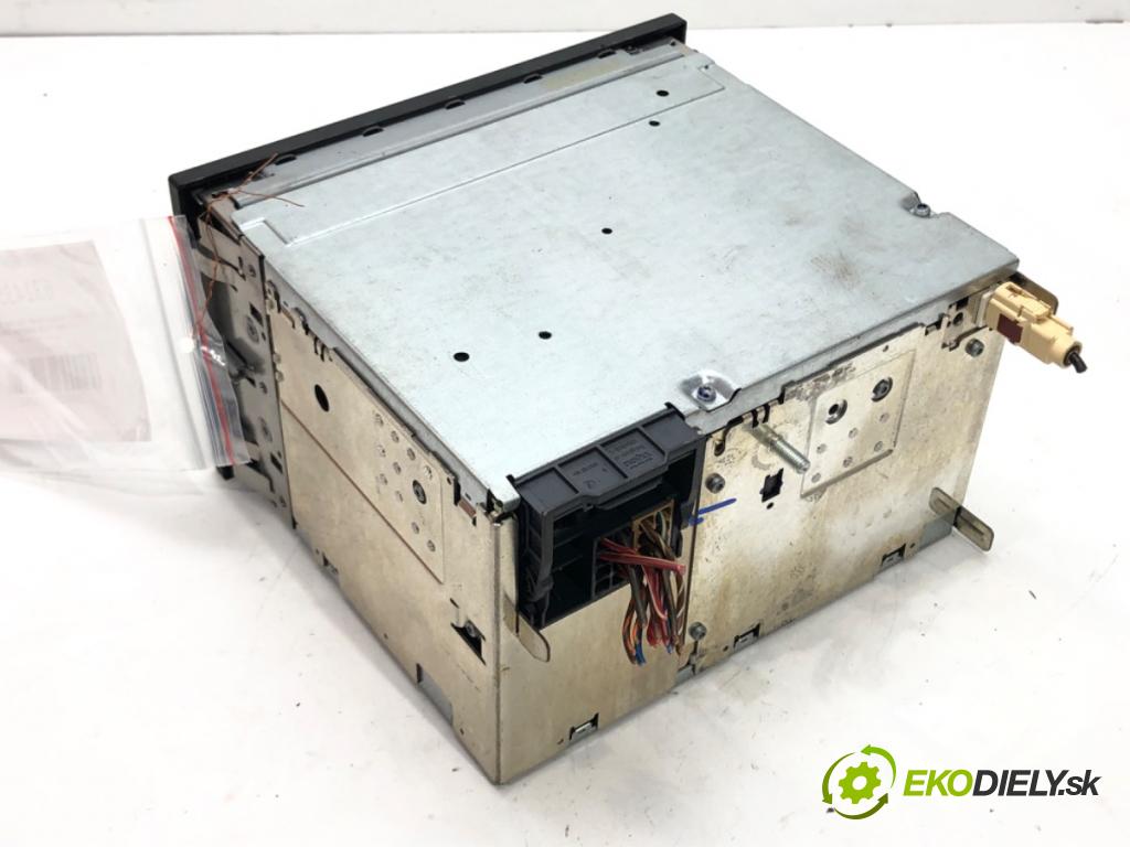 VW FOX liftback (5Z1, 5Z3, 5Z4) 2003 - 2015    1.2 40 kW [55 KM] benzyna 2005 - 2011  RADIO  (Audio zariadenia)